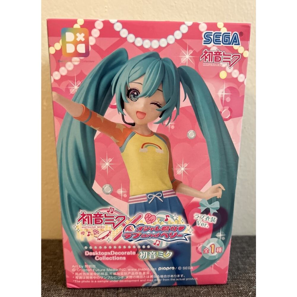 Hatsune Miku Desktop Decorate Love And Berry Love Ver. Figure SEGA - US Seller